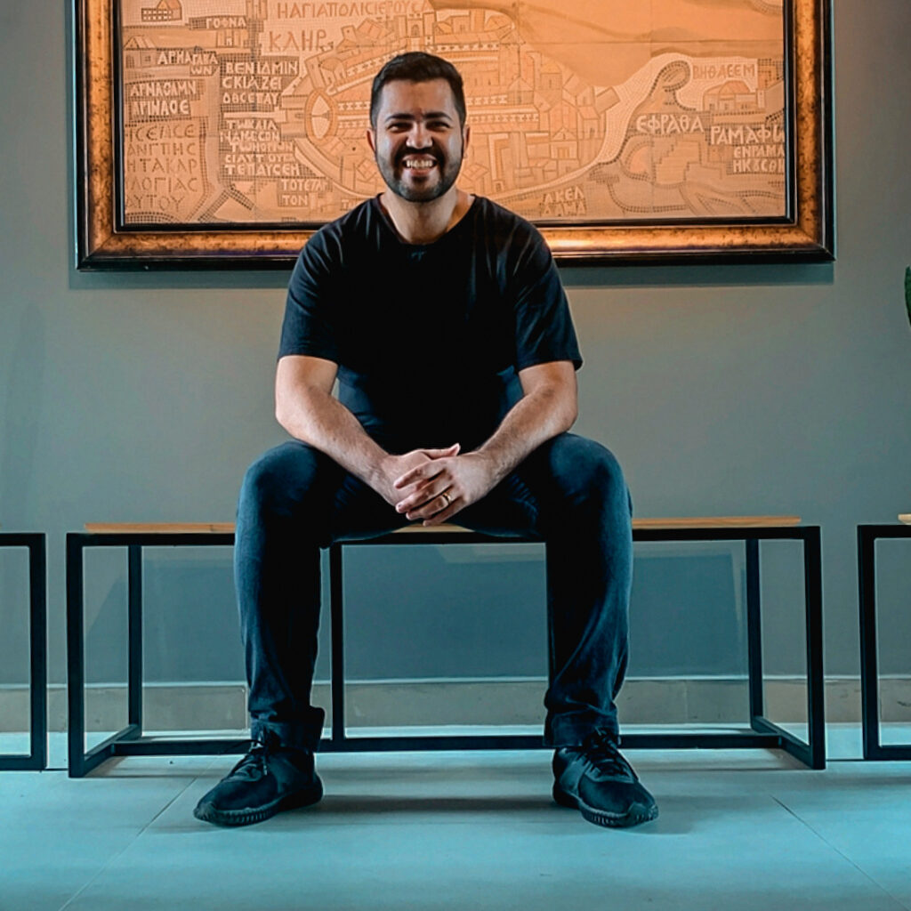 John - Instrutor do Curso